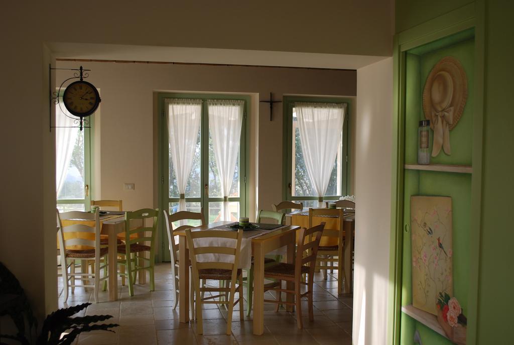 Le Maracla Country House Iesi Exterior foto