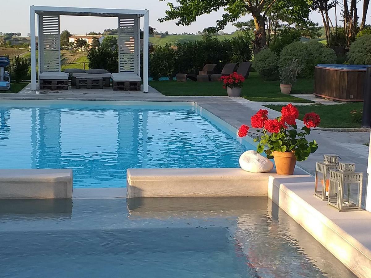 Le Maracla Country House Iesi Exterior foto