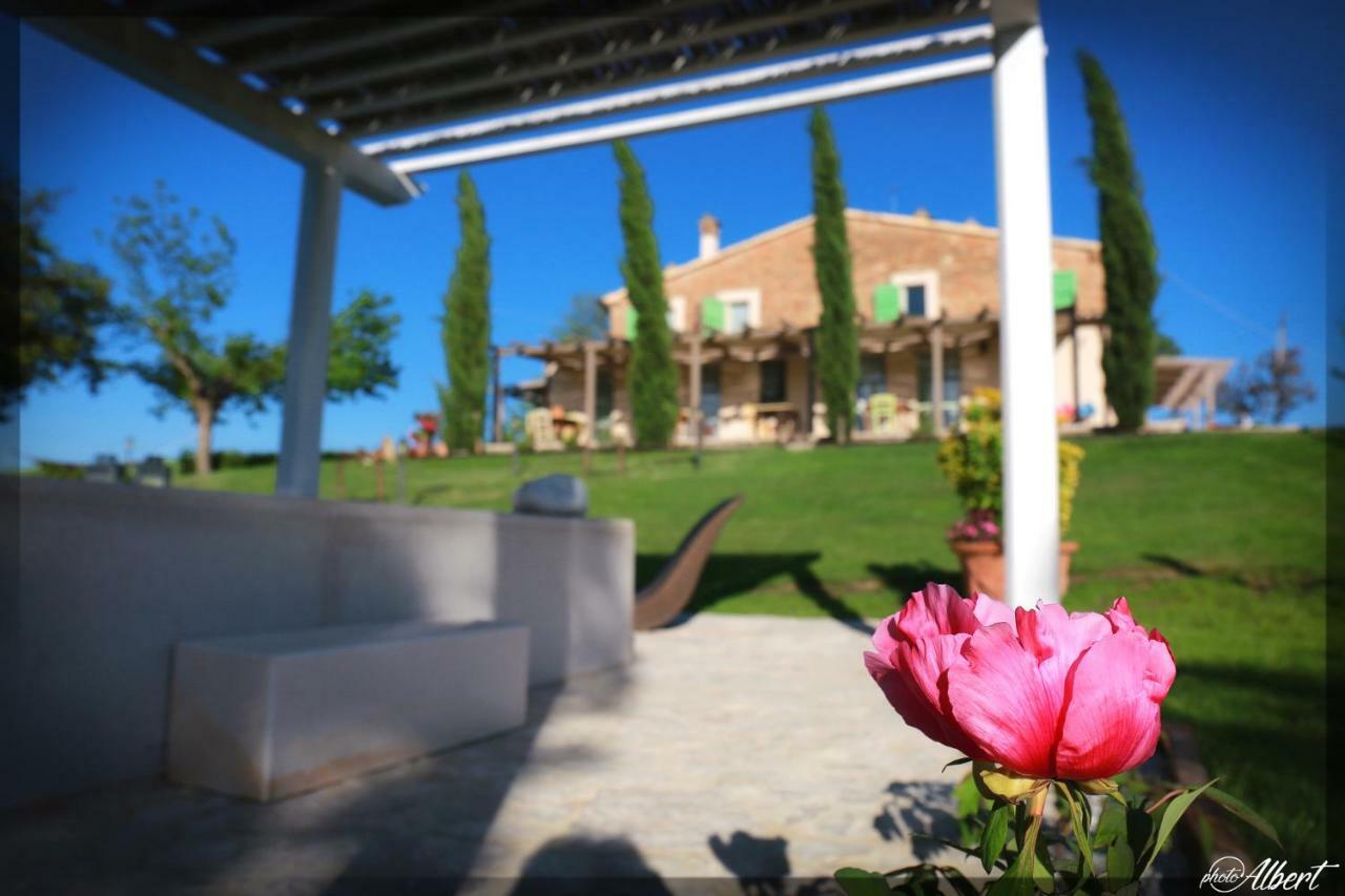 Le Maracla Country House Iesi Exterior foto