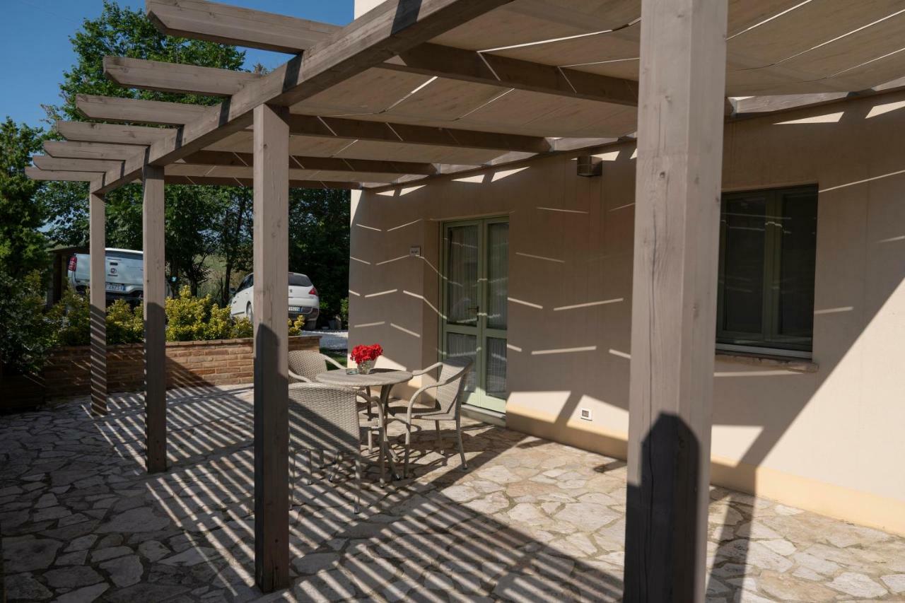 Le Maracla Country House Iesi Exterior foto