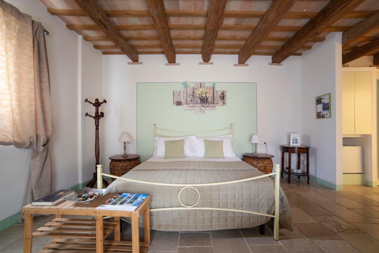 Le Maracla Country House Iesi Exterior foto